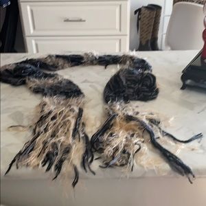 Black and pale pink scarf